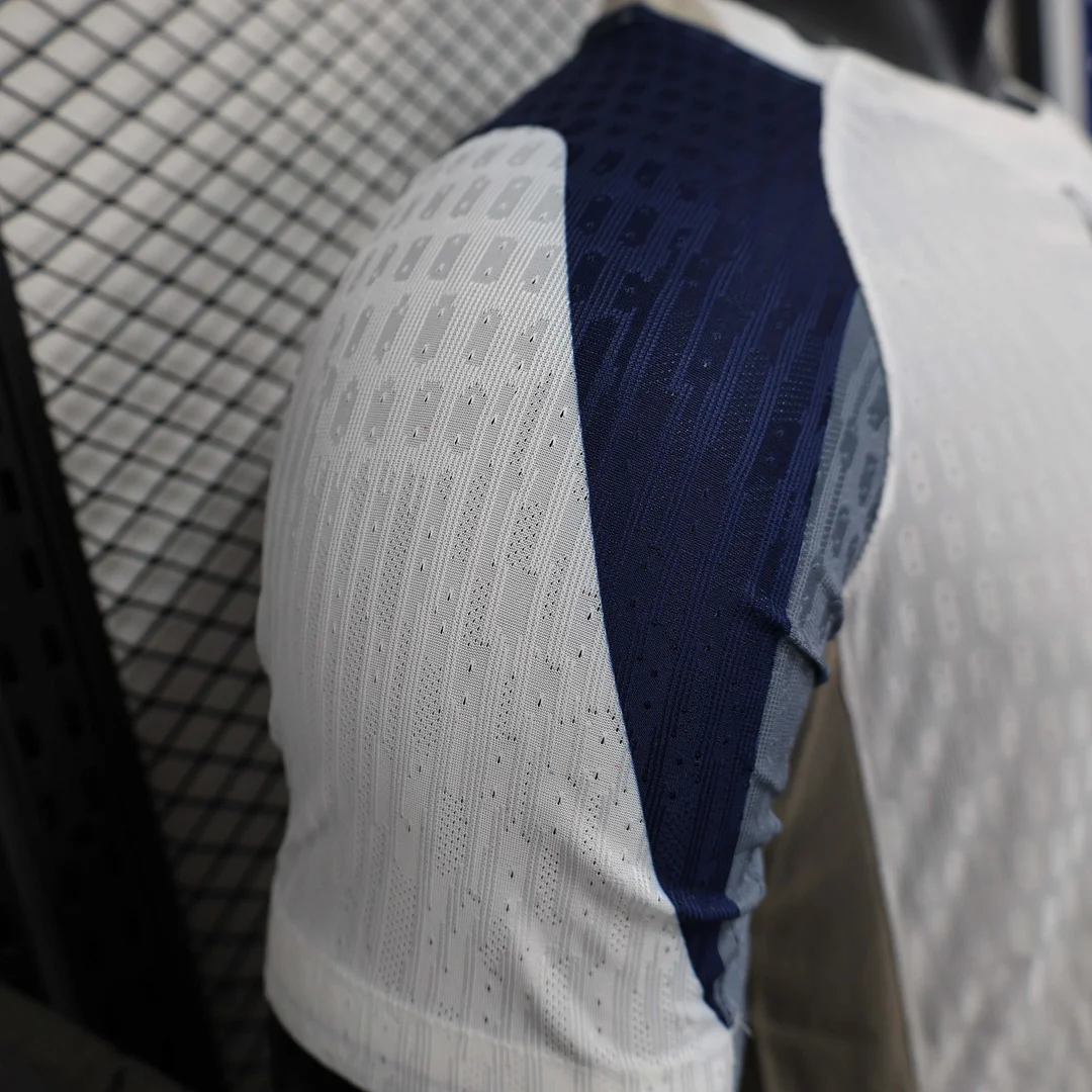 2025/2026 Player Version Tottenham Home Football Shirt 1:1 Thai Quality (Have sponsors) - Image 3