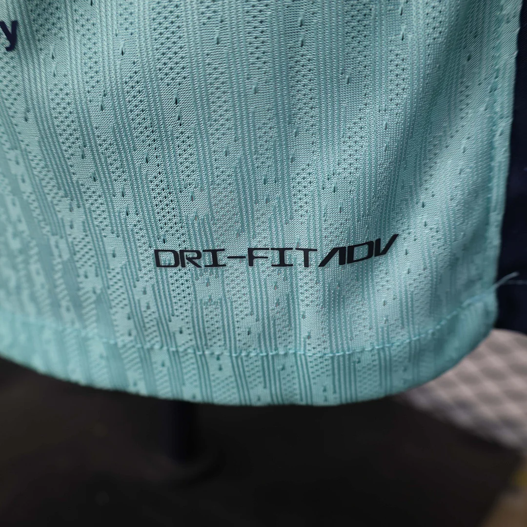 2025/2026 Player Version Barcelona Special Edition Blue Football Shirt 1:1 Thai Quality - Image 3