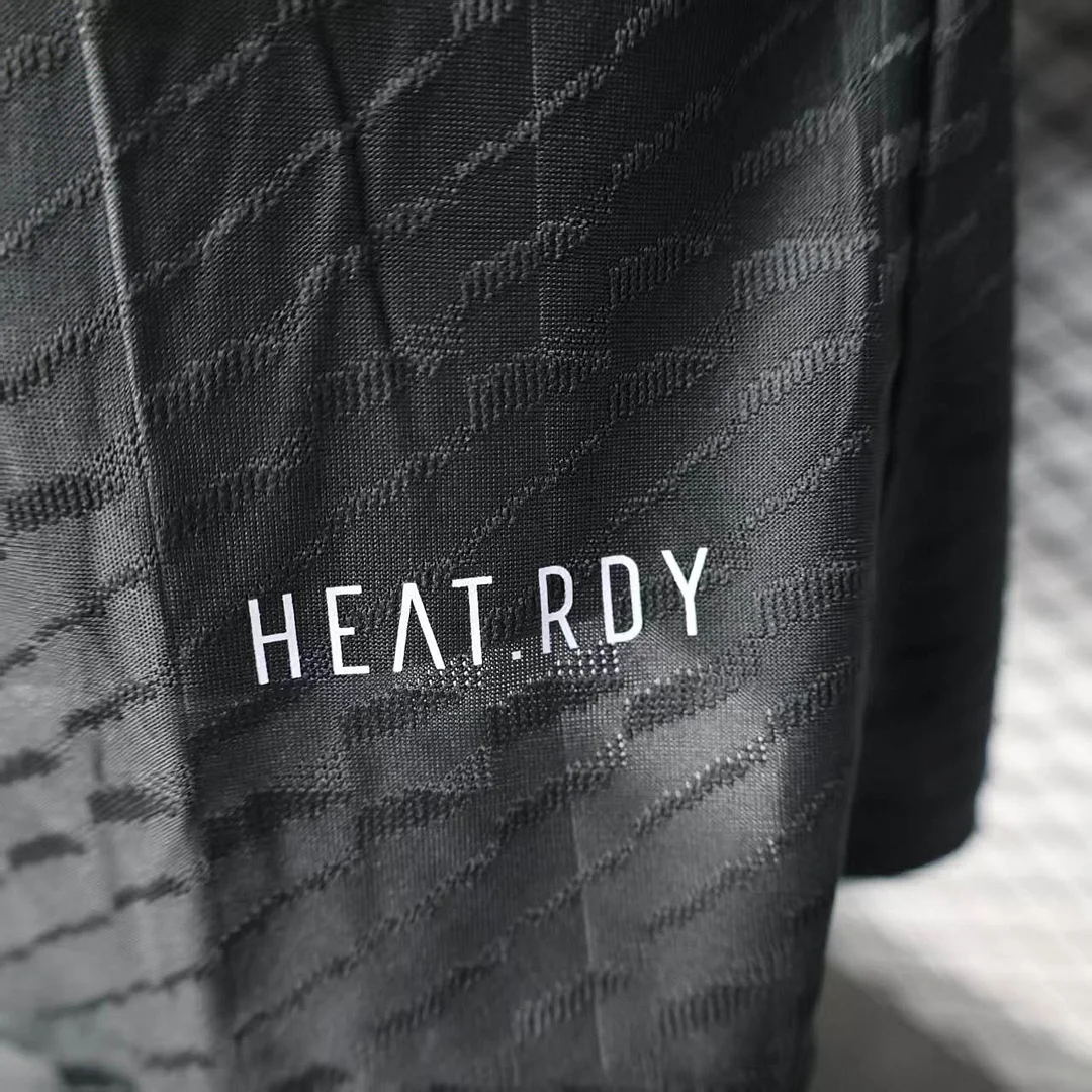 2025/2026 Player Version Real Madrid Goalkeeper Black Football Shirt 1:1 Thai Quality - Image 10