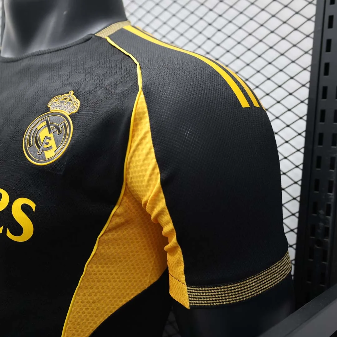 2025/2026 Player Version Real Madrid Special Edition Black And Gold Football Shirt 1:1 Thai Quality - Image 7