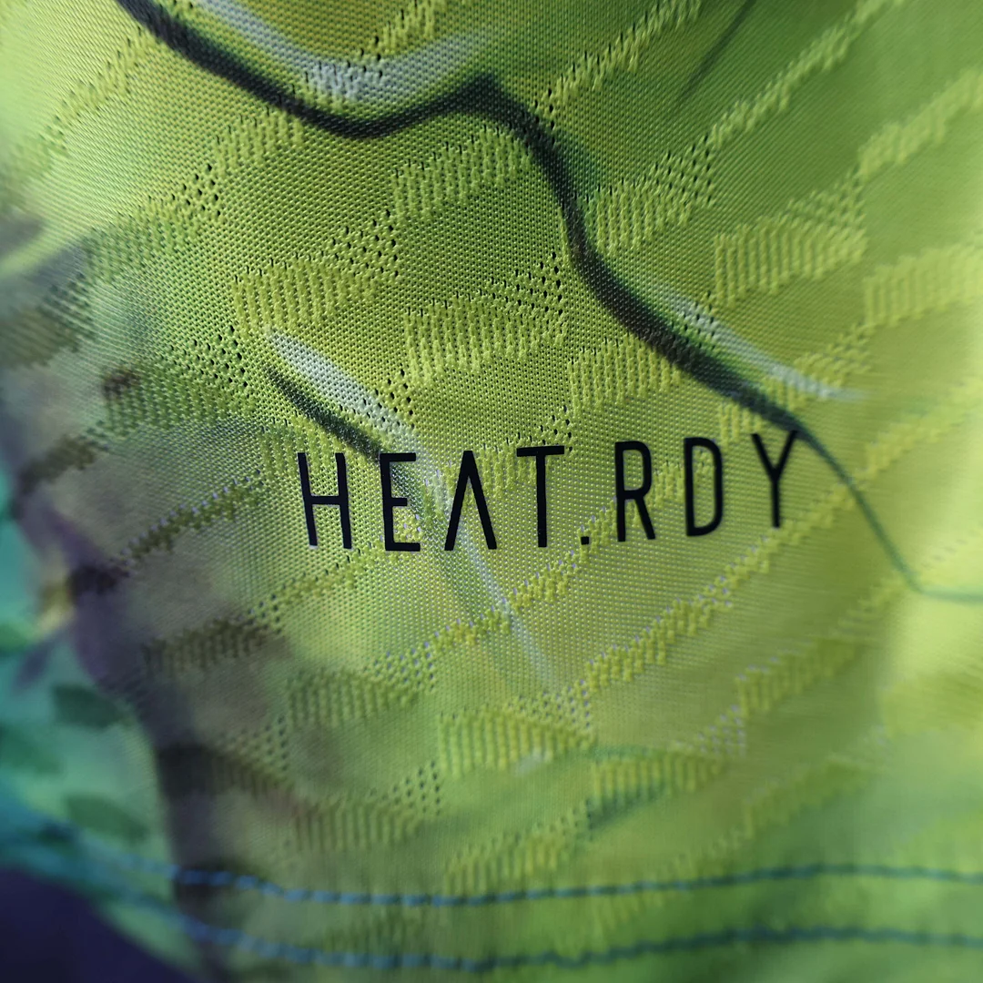 2025/2026 Player Version Real Madrid Special Edition Yellow and green Football Shirt 1:1 Thai Quality - Image 9