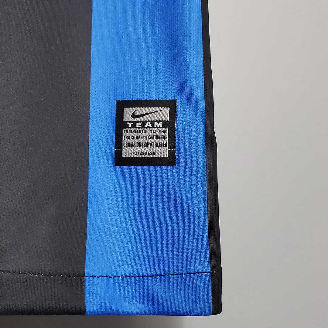 2009/2010 Retro Internazionale Milan Home Football Jersey 1:1 Thai Quality - Image 3