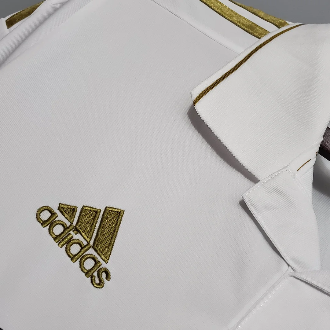 2011/2012 Retro Real Madrid Home - Image 4