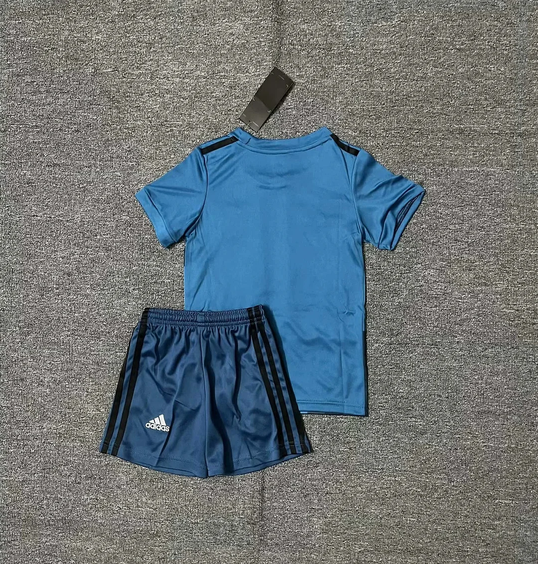 2017/2018 Retro Real Madrid Third Away Football Shirt 1:1 Thai Quality Kids Size - Image 2