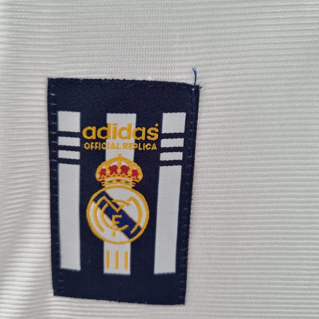 1998/2000 Retro Real Madrid Home - Image 3