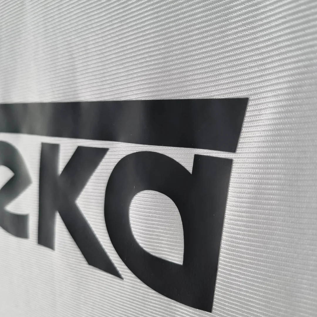 1998/2000 Retro Real Madrid Home - Image 12