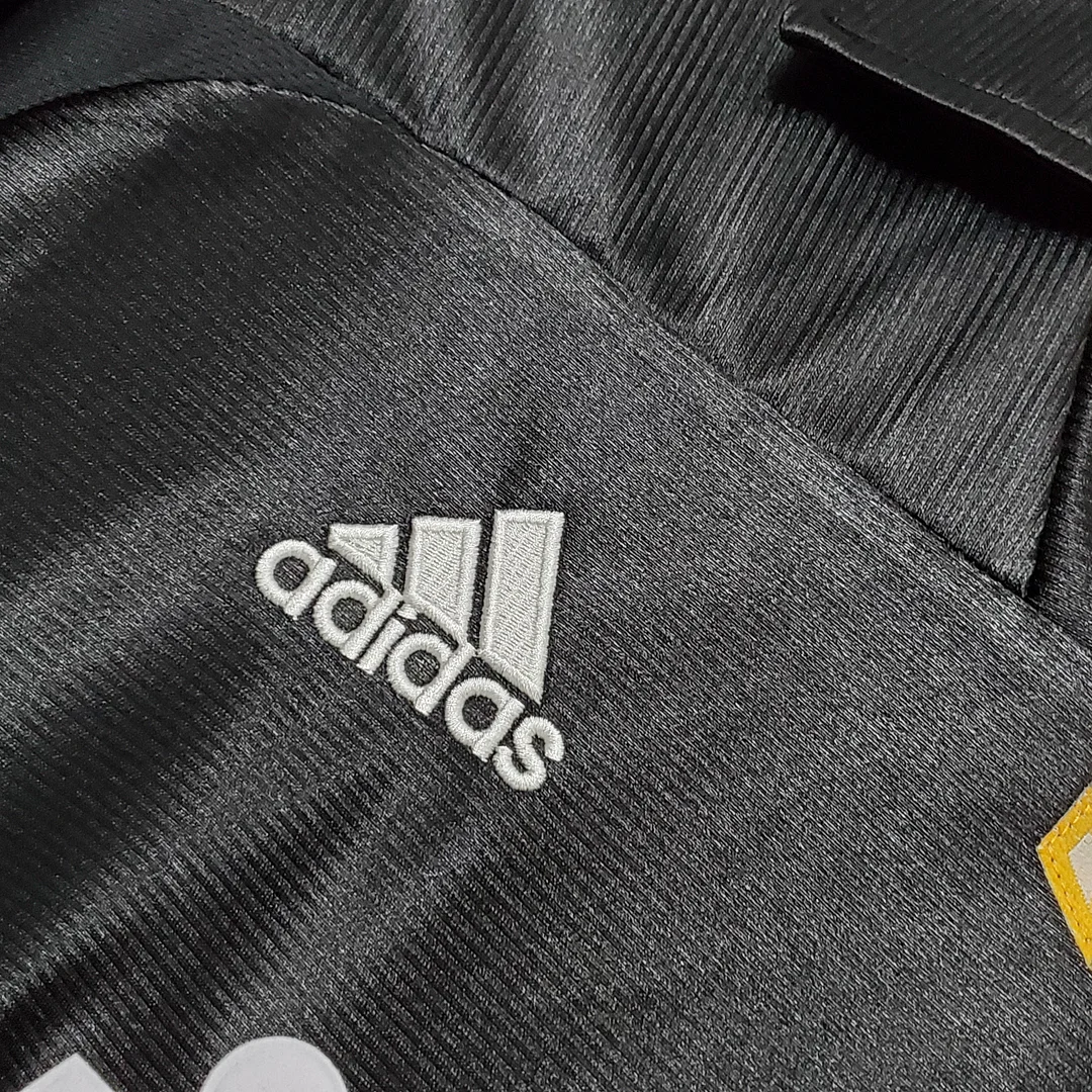 1998/2000 Retro Real Madrid Away - Image 4