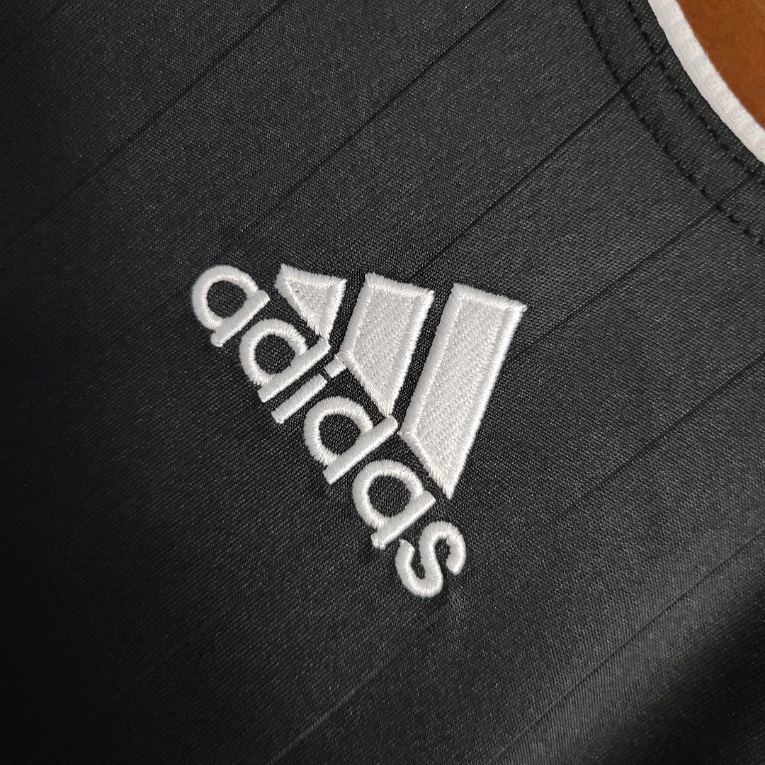 2006/2007 Retro Long Sleeve Real Madrid Away - Image 5