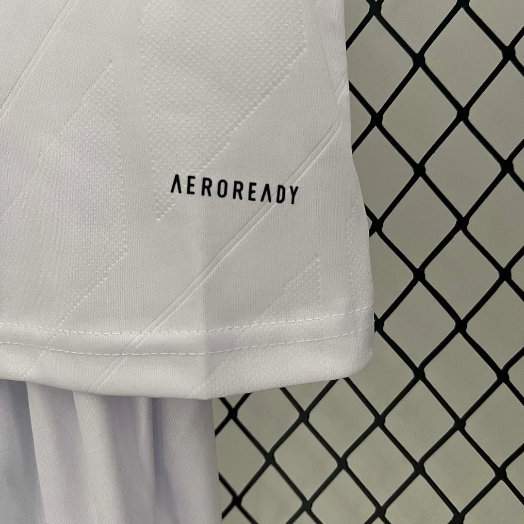 2017/2018 Retro Real Madrid Home Football Shirt 1:1 Thai Quality Kids Size - Image 9