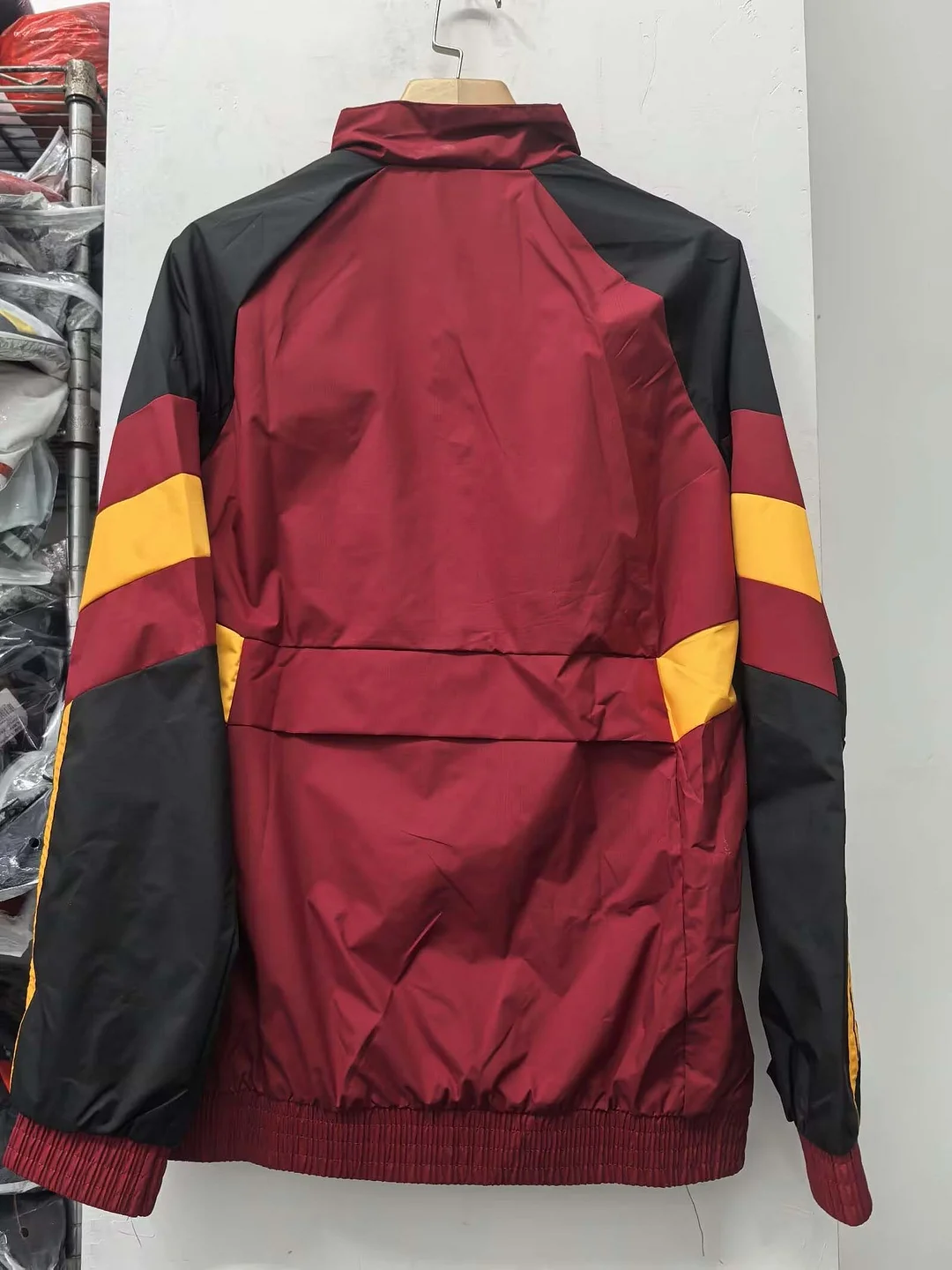 2024/2025 Roma Windbreaker Red Soccer Jersey 1:1 Thai Quality - Image 3