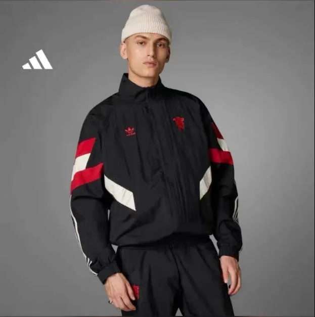 2024/2025 Manchester United Jersey Windbreaker Black