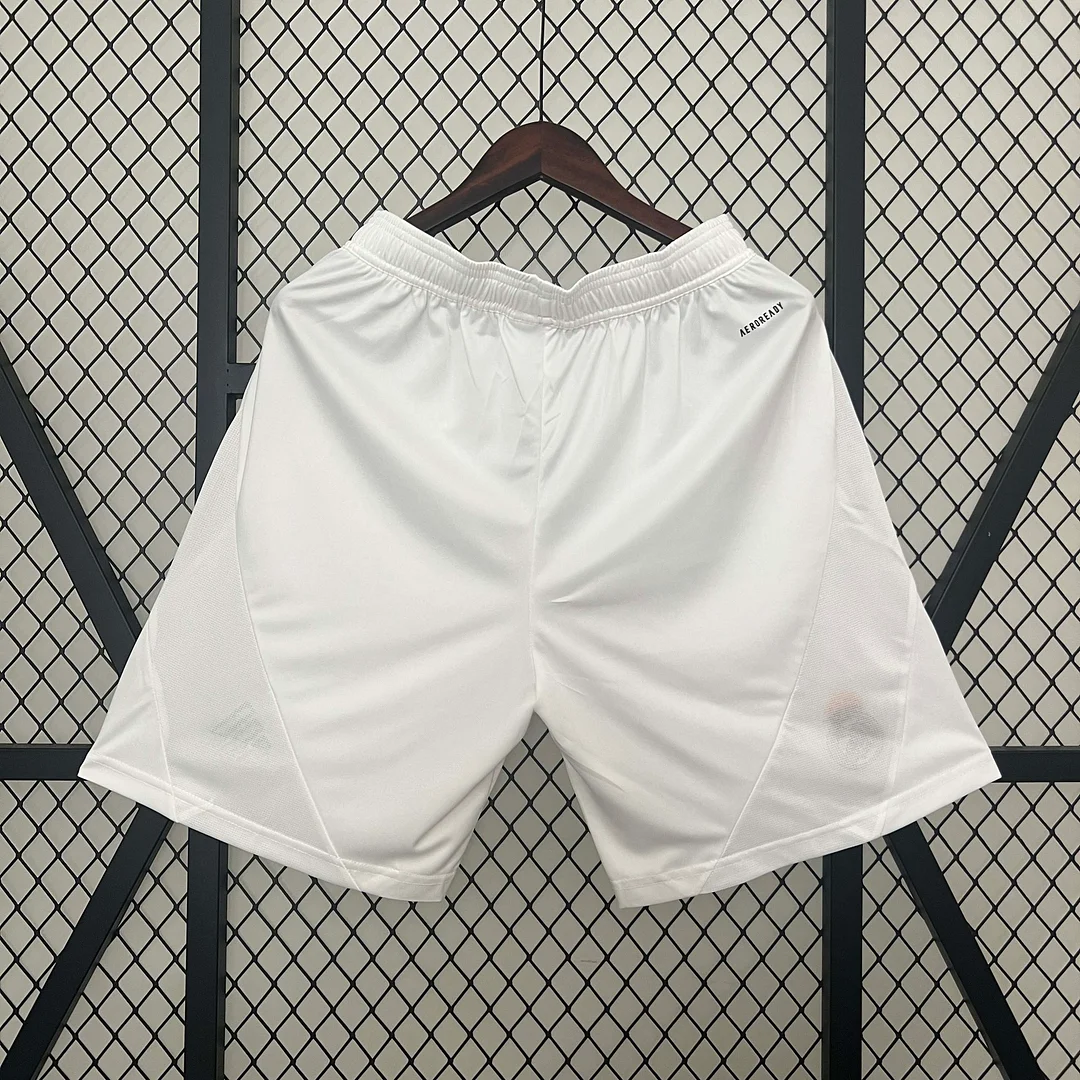 2024/2025 Manchester United Home Shorts - Image 2