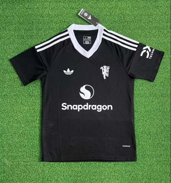 2024/2025 Manchester United Goalkeeper Black Football Shirt 1:1 Thai Quality