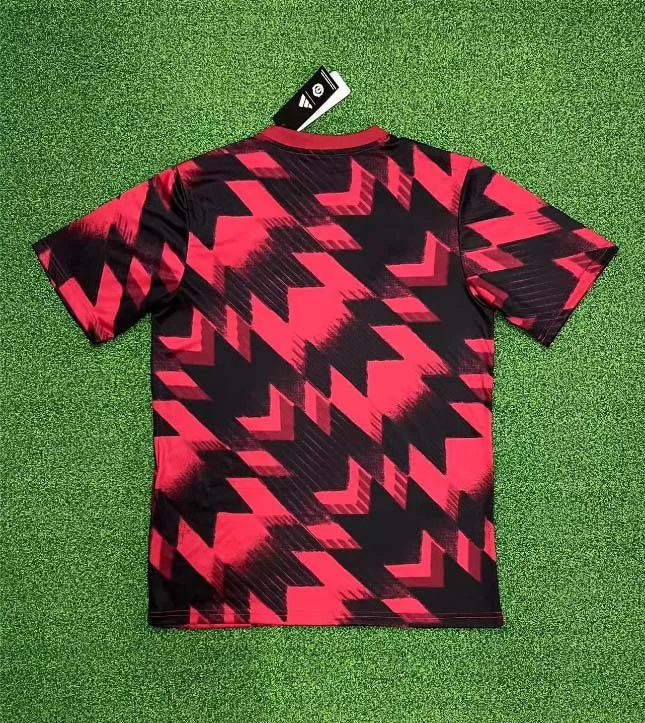 2025/2026 Manchester United Training Wear Red and black Football Shirt 1:1 Thai Quality - Image 2