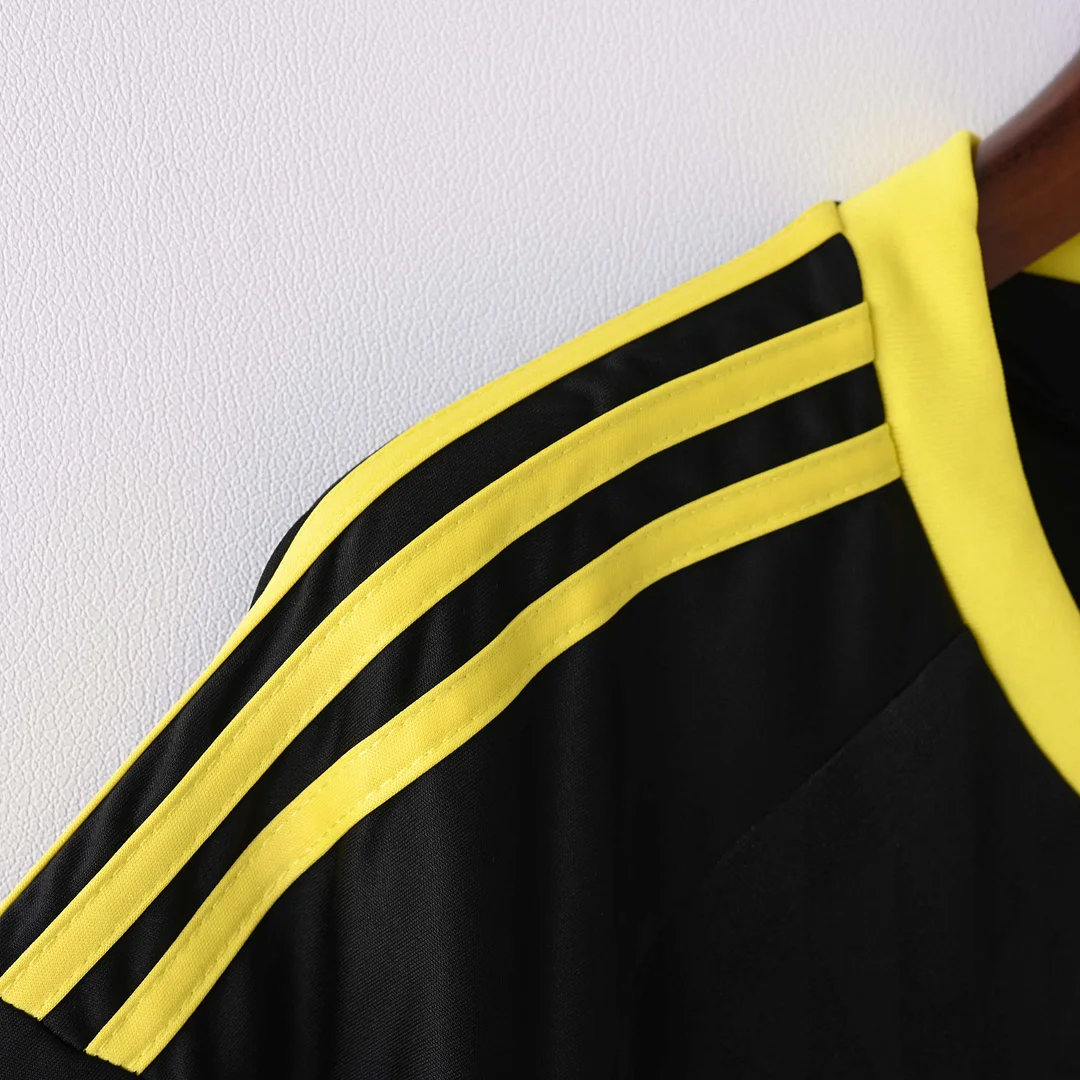 2010/2011 Retro Liverpool Third Away Football Shirt 1:1 Thai Quality - Image 3