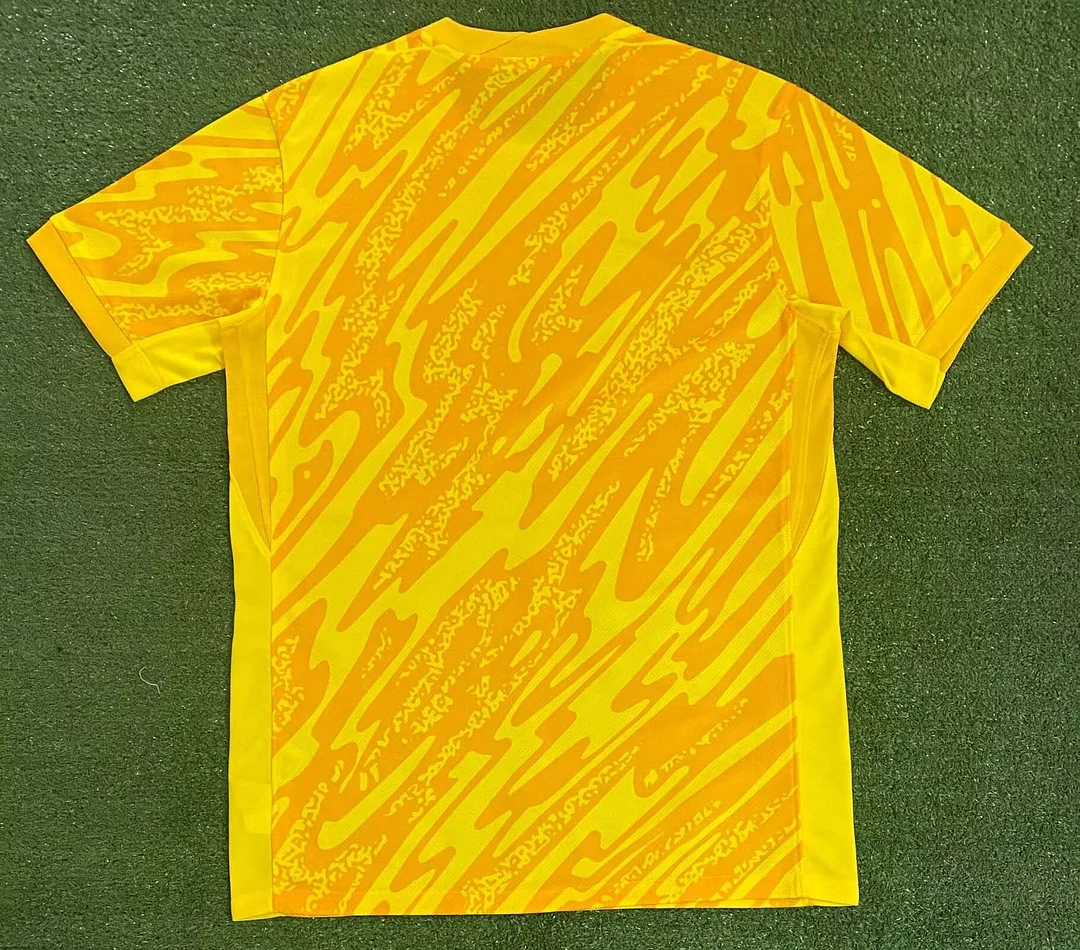 2024/2025 Tottenham Goalkeeper Football Shirt 1:1 Thai Quality - Image 2