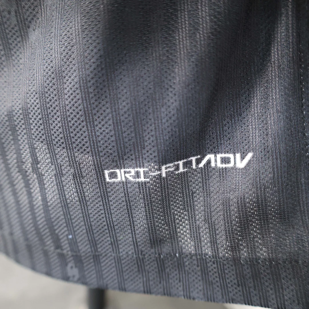 2024/2025 Player Version Barcelona Special Edition Black and Red Football Shirt 1:1 Thai Quality - Image 9