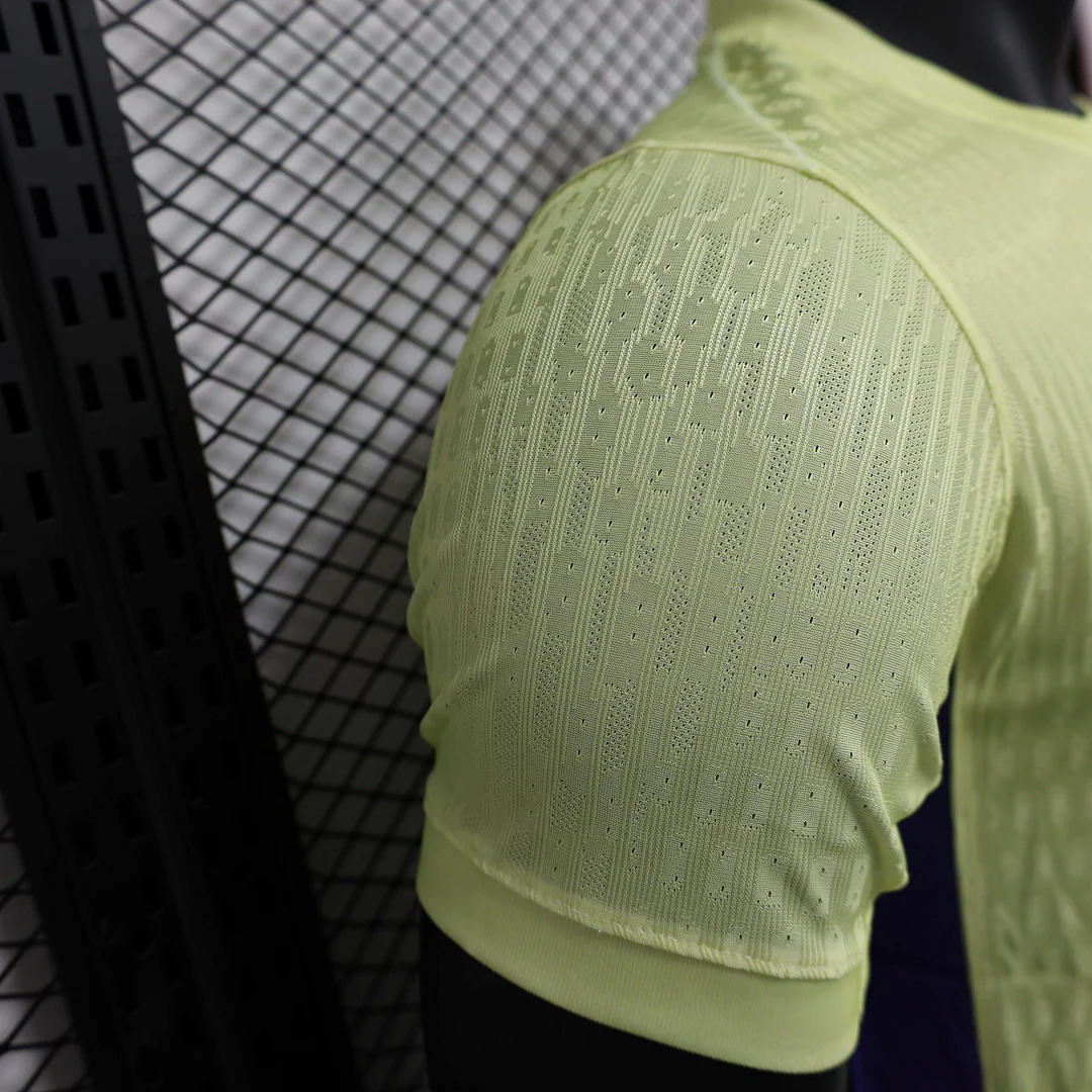 2024/2025 Player Version Barcelona Special Edition Yellow Football Shirt 1:1 Thai Quality - Image 3