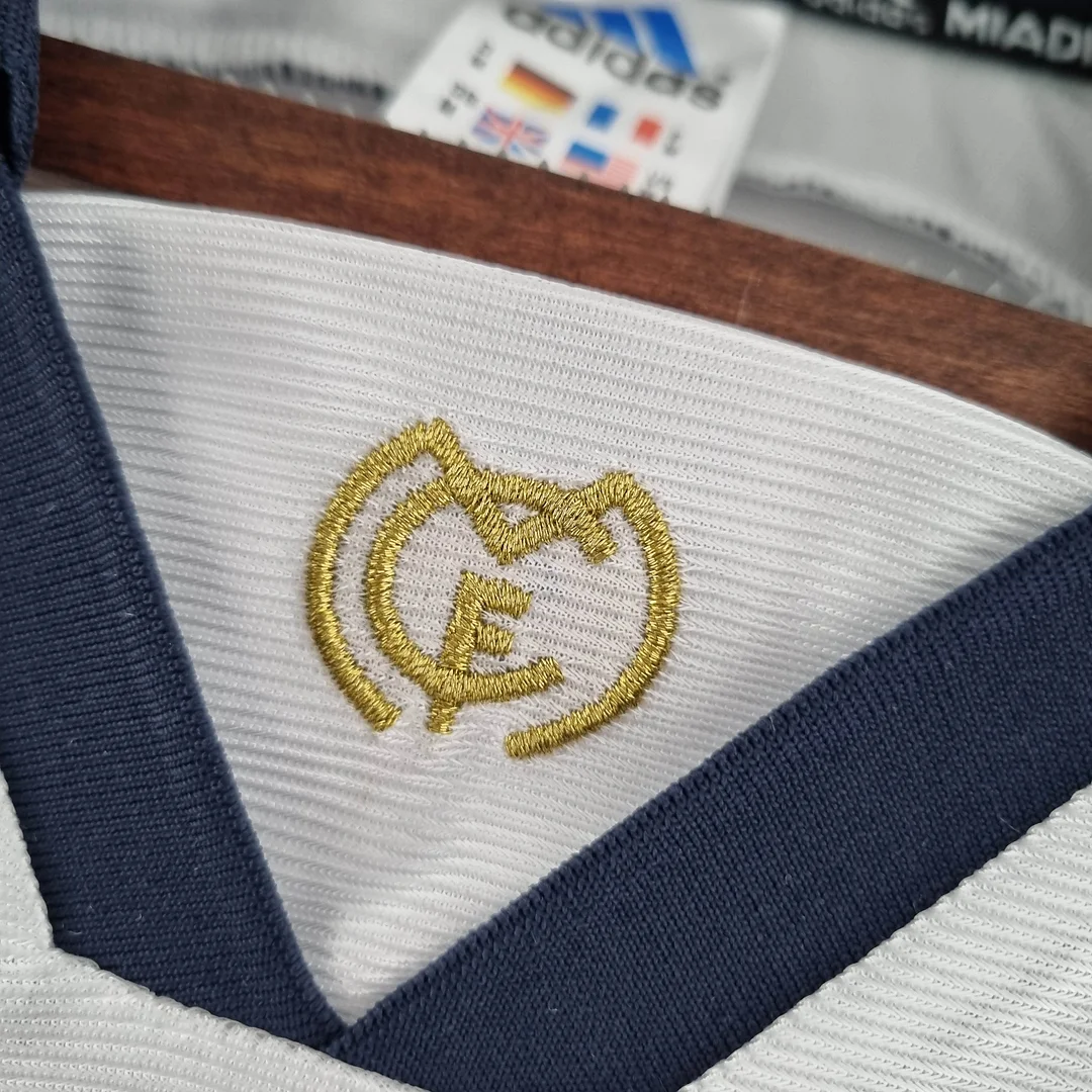 1998/2000 Retro Real Madrid Home - Image 4