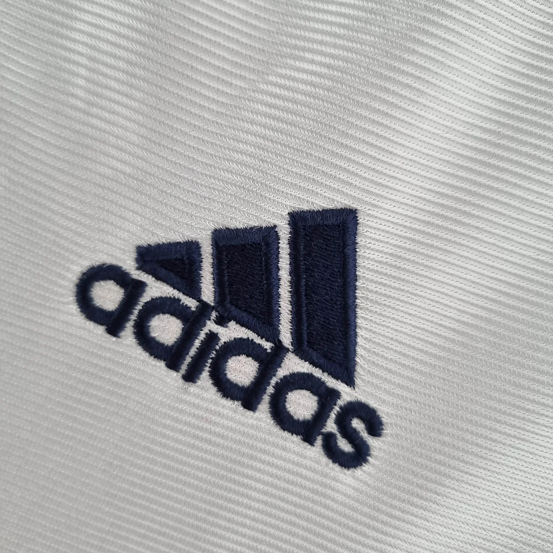 1998/2000 Retro Real Madrid Home - Image 6