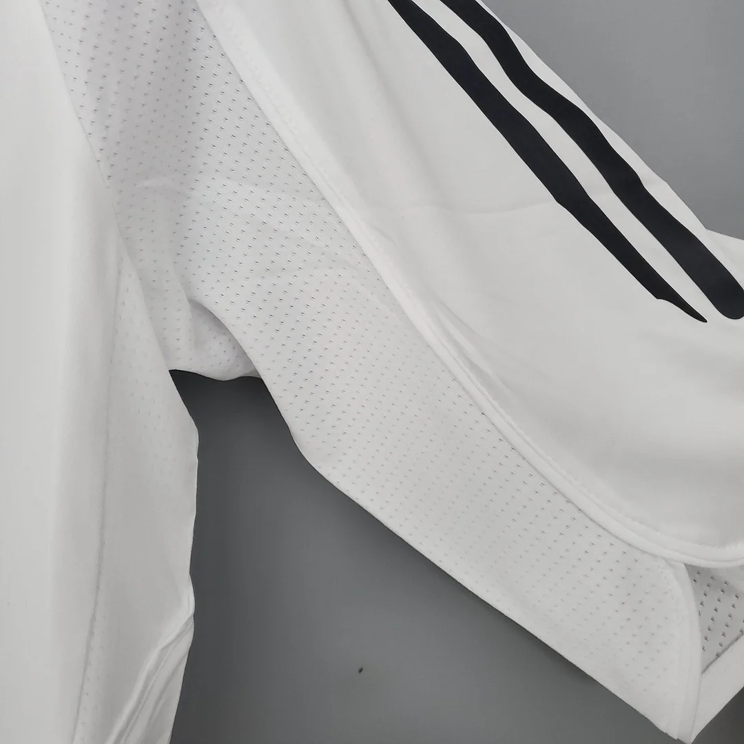 2005/2006 Retro Real Madrid Home - Image 8