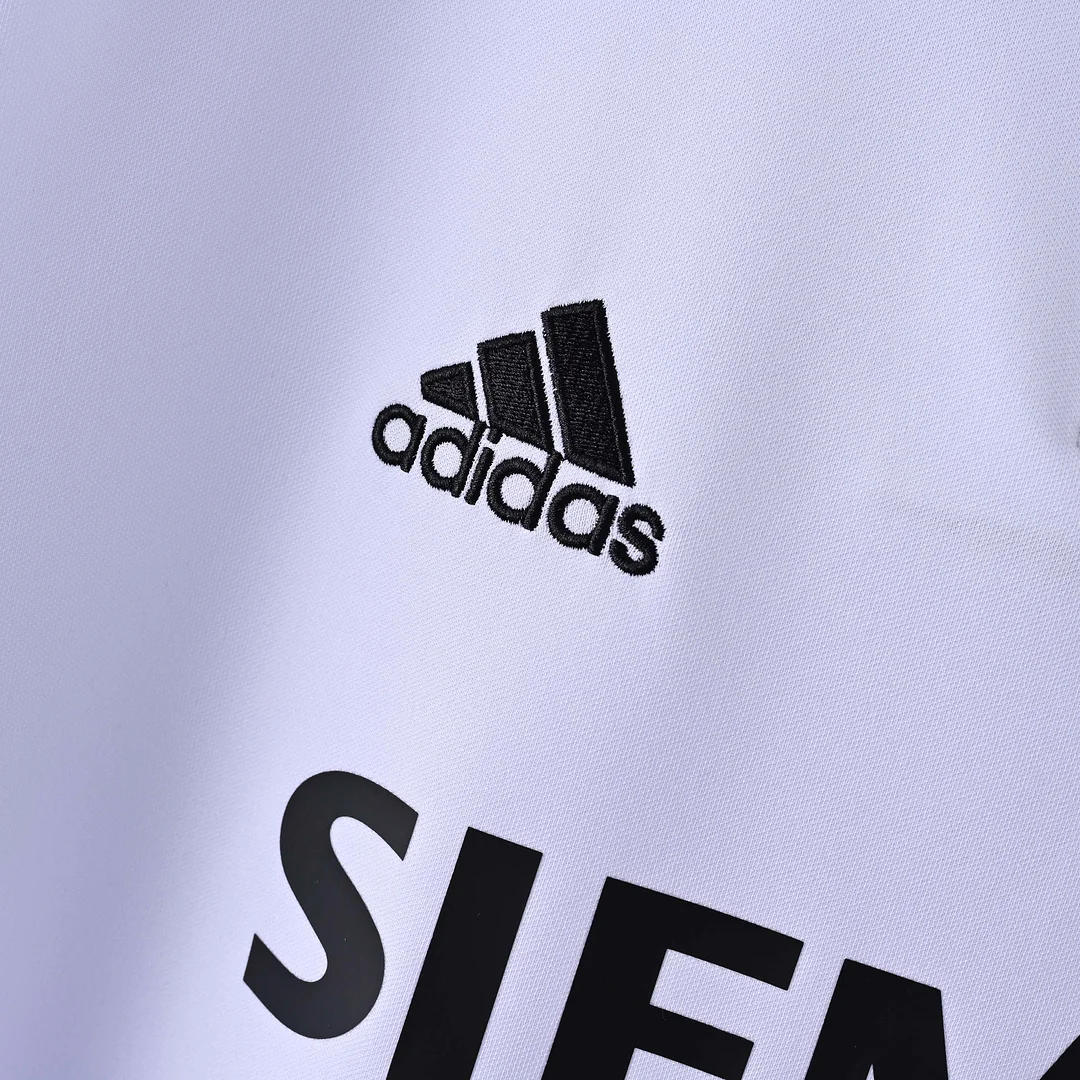 2003/2004 Retro Real Madrid Home Football Shirt 1:1 Thai Quality - Image 4