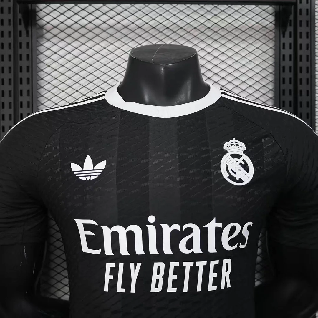2025/2026 Player Version Real Madrid Goalkeeper Black Football Shirt 1:1 Thai Quality - Image 3