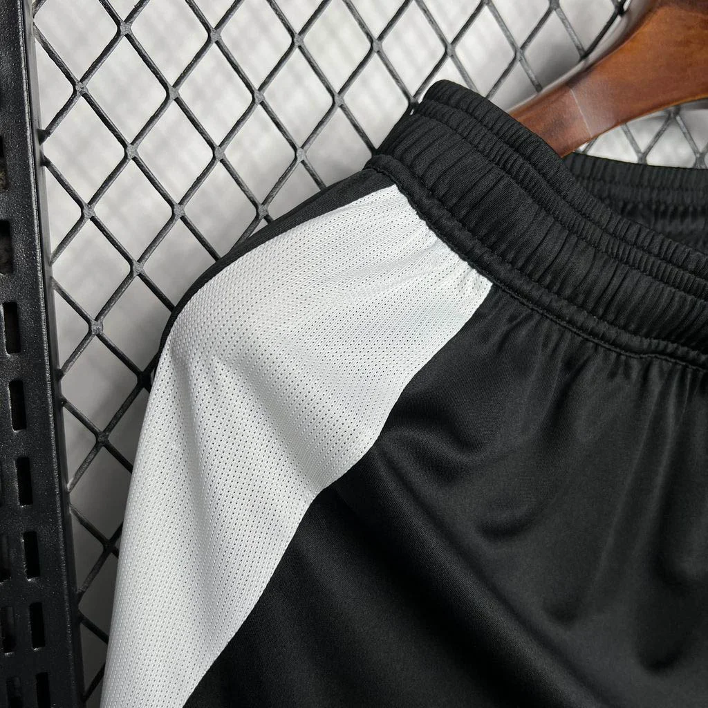 2024/2025 Juventus Home Shorts - Image 5