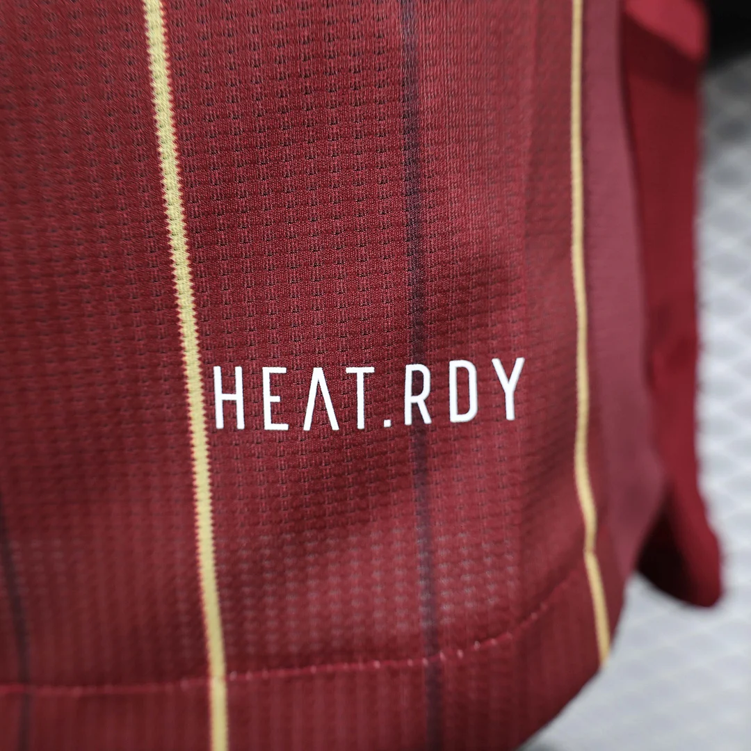 2024/2025 Player Version Roma Home Soccer Jersey 1:1 Thai Quality - Image 10