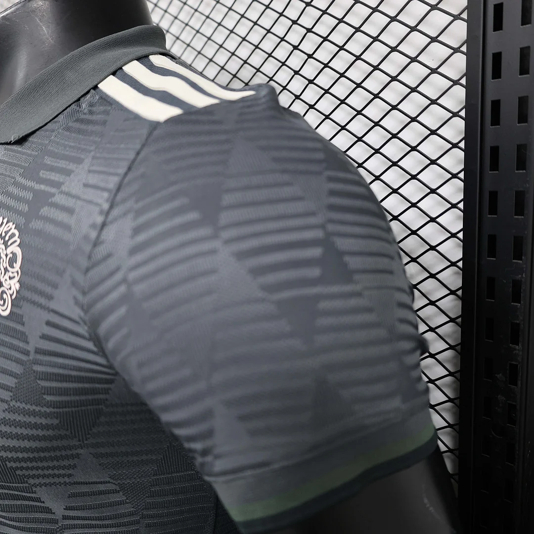 2024/2025 Player Version Bayern Munich Oktoberfest Special Edition black Football Shirt 1:1 Thai Quality - Image 6