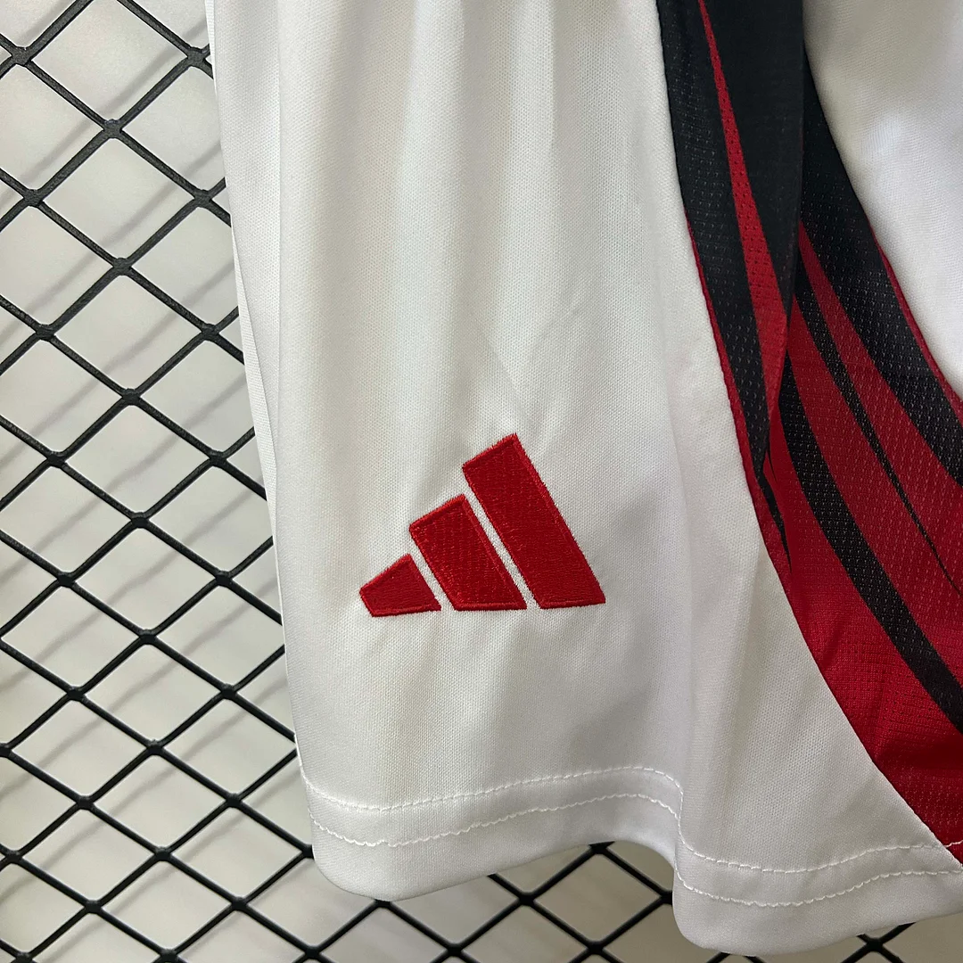 2025/2026 Flamengo Home Jersey 1:1 Thai Quality Kids Size - Image 9