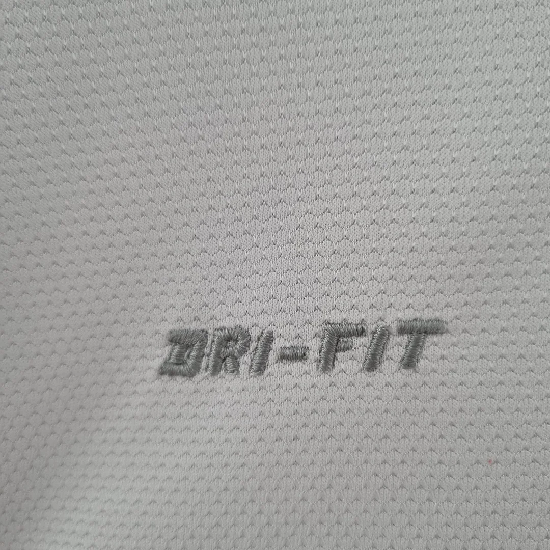 2012 Retro Long Sleeve Portugal Away Football Shirt - Image 9