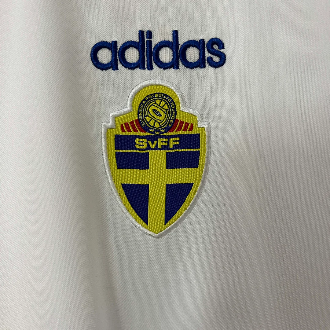 1994 Retro Sweden Away Football Shirt 1:1 Thai Quality - Image 5